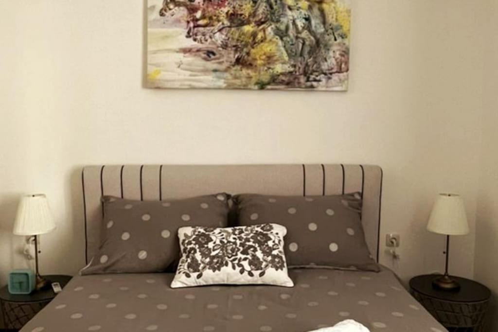 Lijepo Ureden Stan U Centru Grada Apartment Knin Bagian luar foto